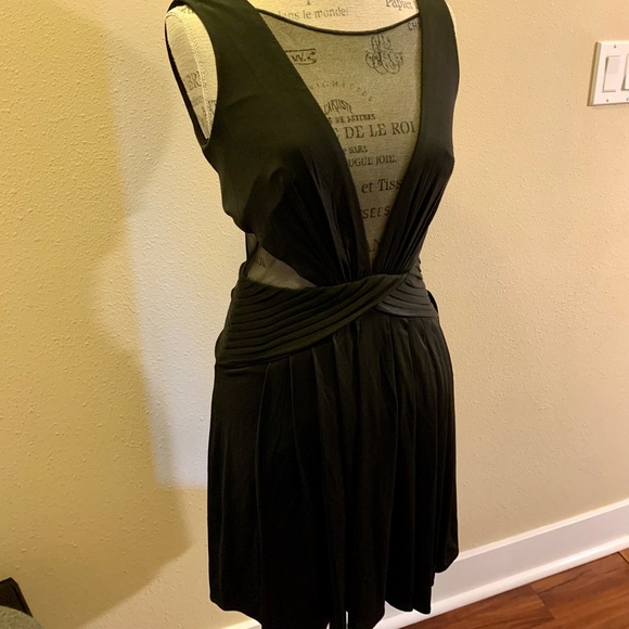 NWT PERFECT LITTLE BLACK DRESS. SEXY, SWEET & FEMININE🌹 - Picture 5 of 8